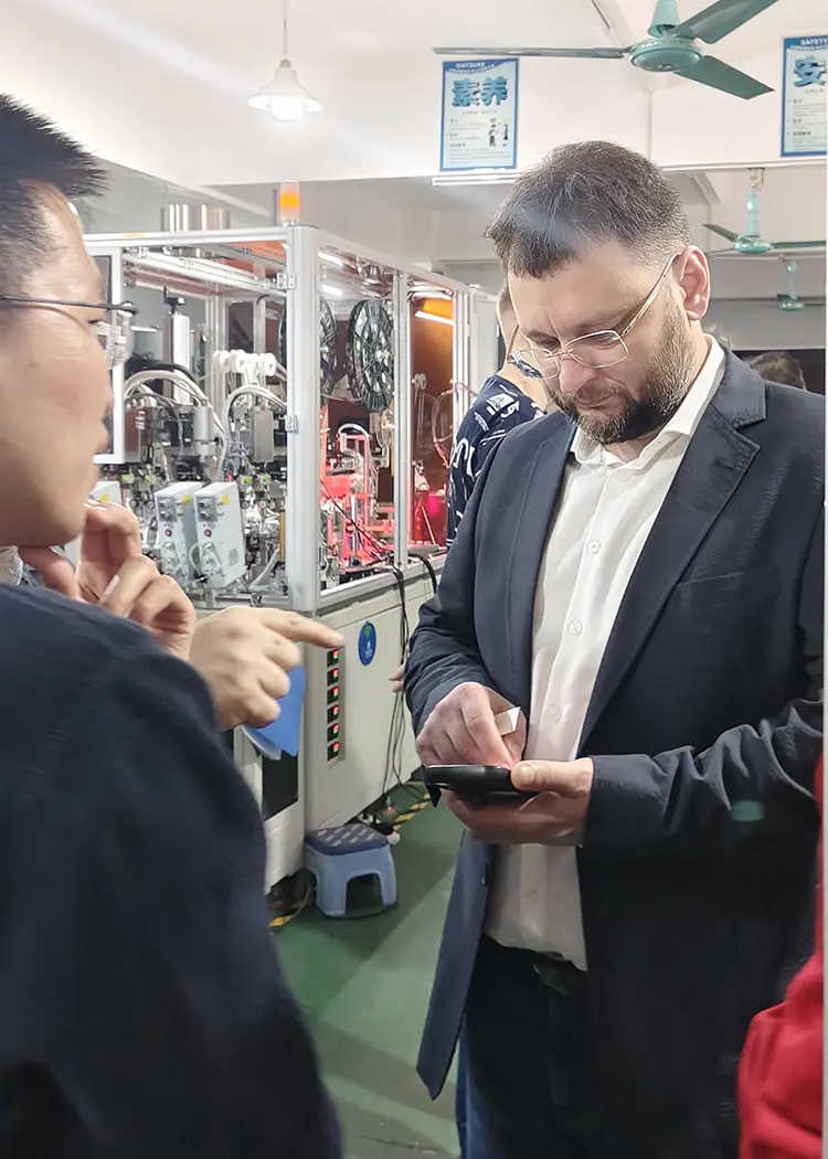 Donghong Cooperative Customers 3