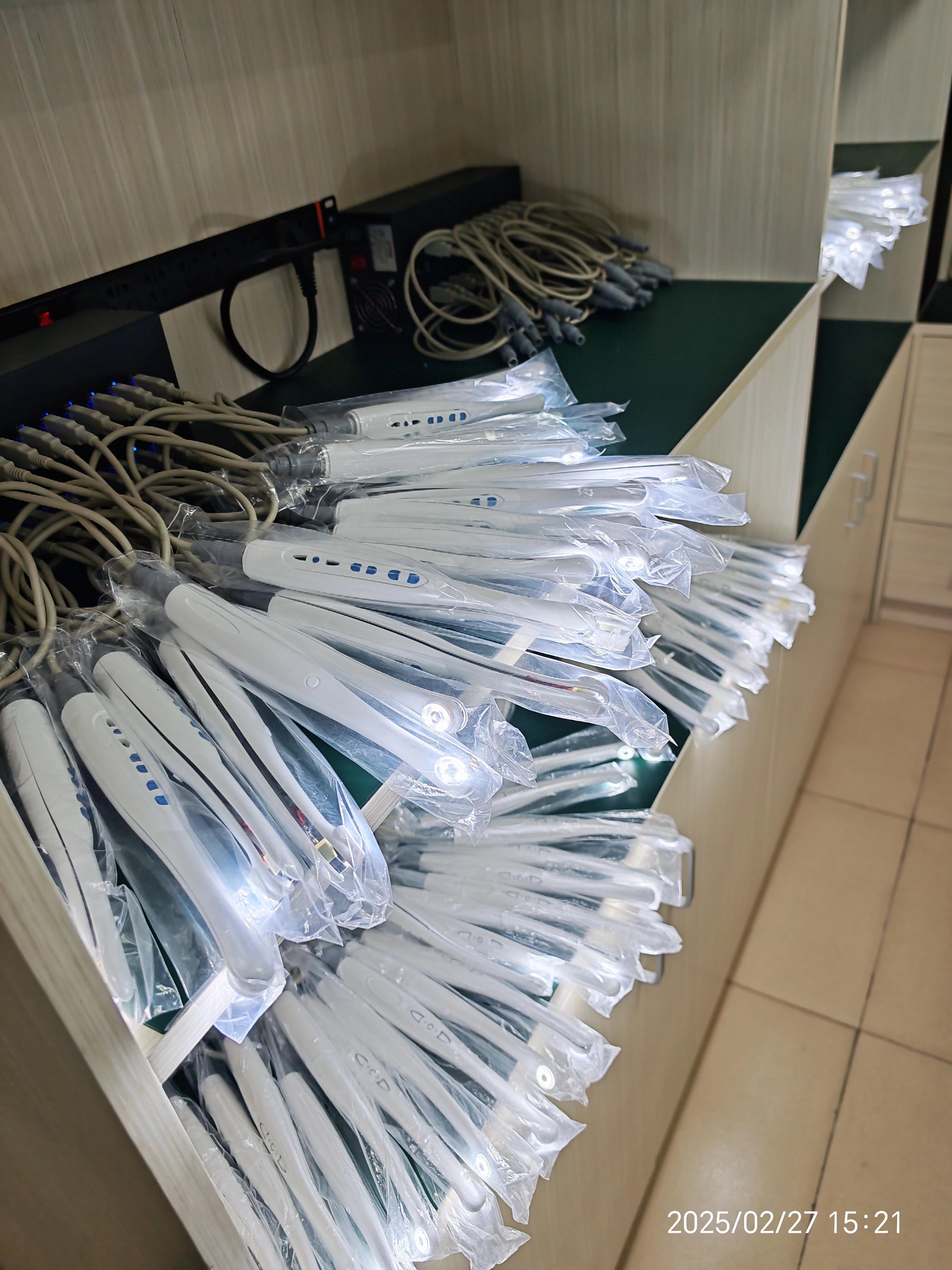 Intraoral camera manufacturer