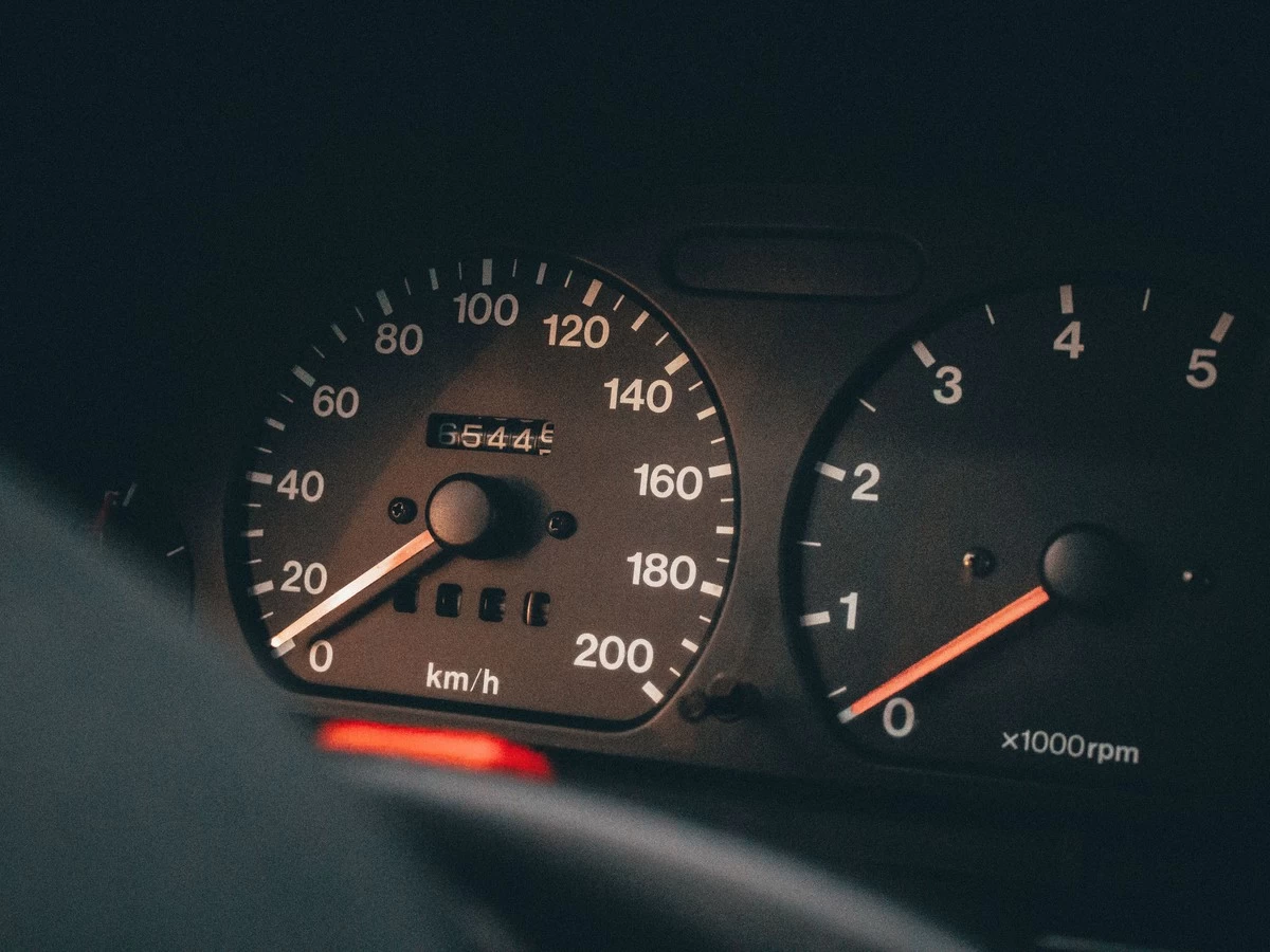 Vehicle Speedometer And Instrument Cluster