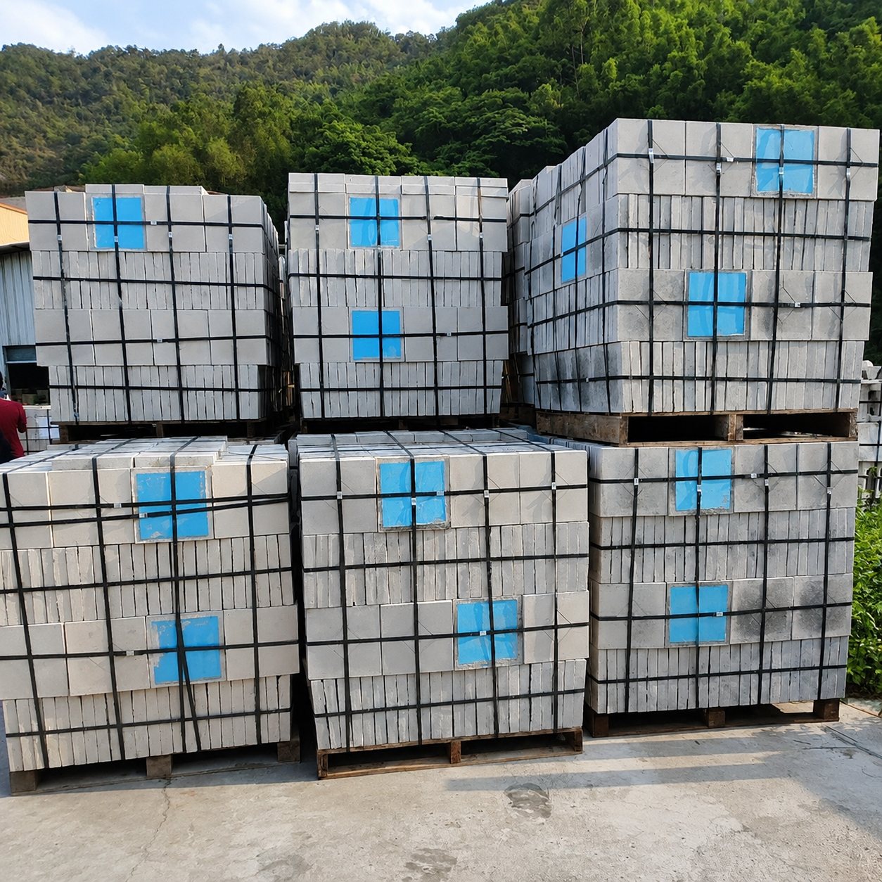 Baozhinuan XPS integrated tile boards prepared for shipping