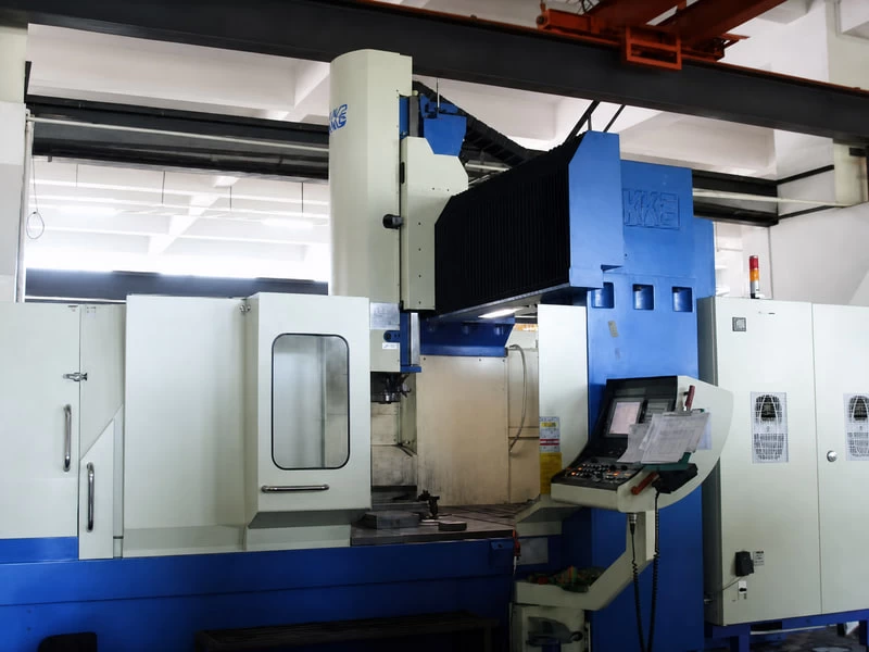 CNC mold machining center integrated with injection molding at Hengmei