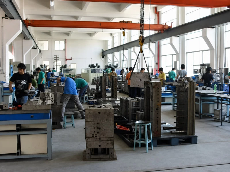 Mold assembly and fitting workshop for maintenance and repair