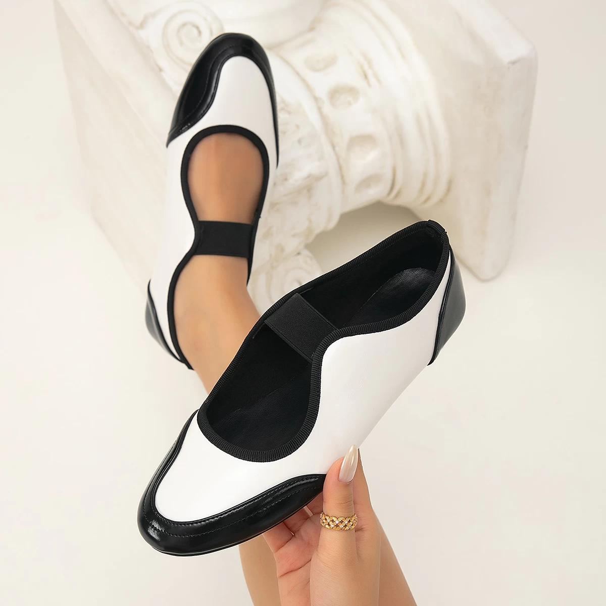 Women’s Black and White Ballet Flats
