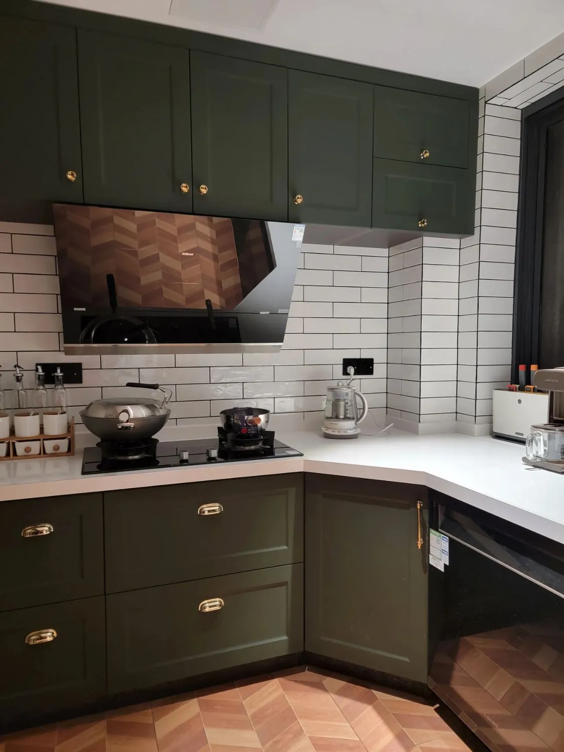 Green Arched Opening Kitchen Cabinets