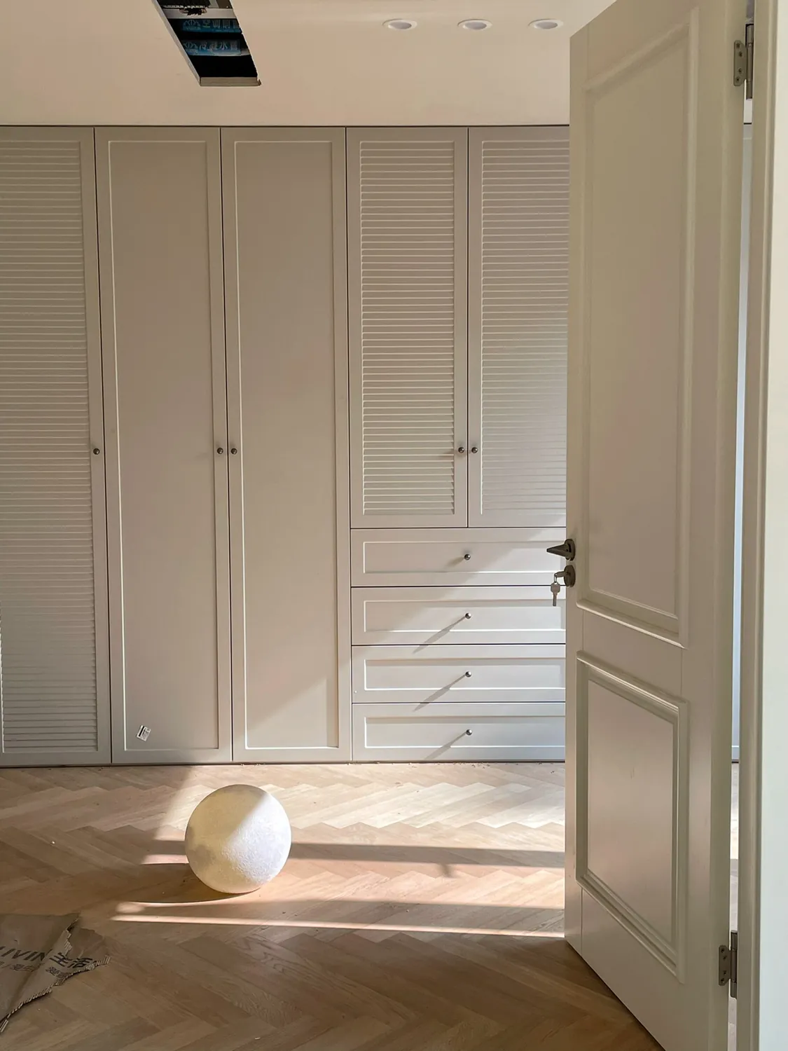 Louvred Corner Wardrobes - design view 2