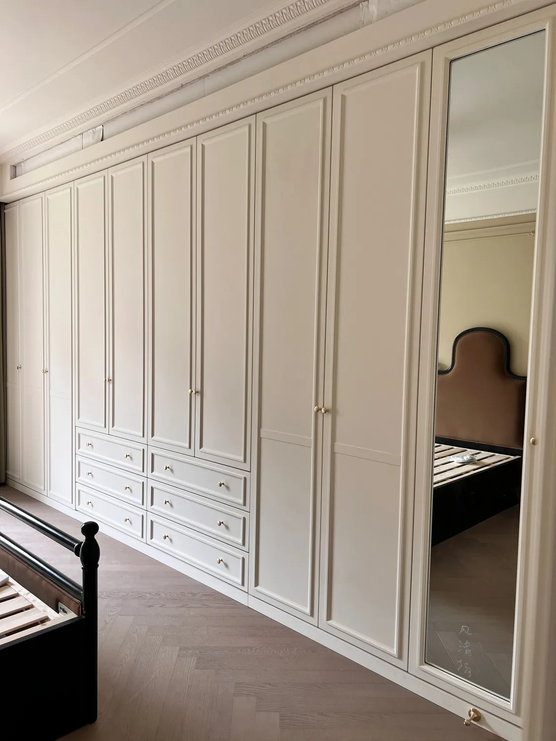 Full-Height Classic Wardrobes