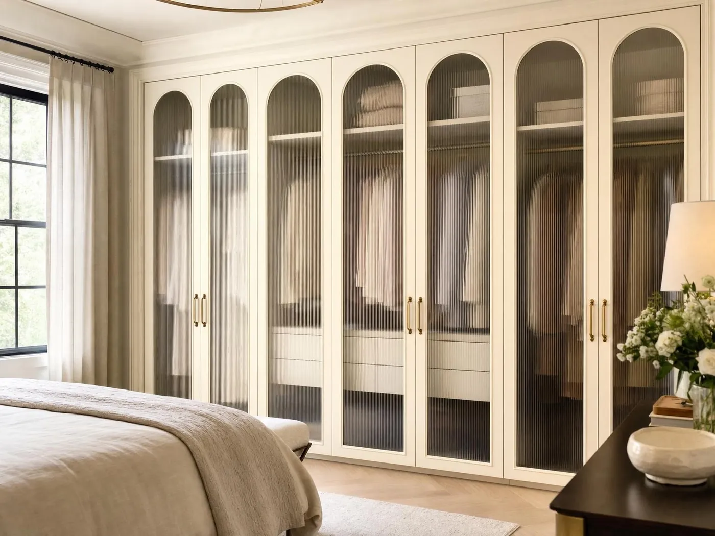 Cream Style and Light Luxury: Why Warm Minimalism Is Dominating Interiors